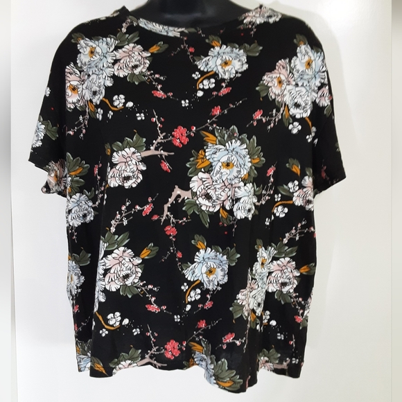 Zara Tops - Zara Black Floral Short Sleeve Top